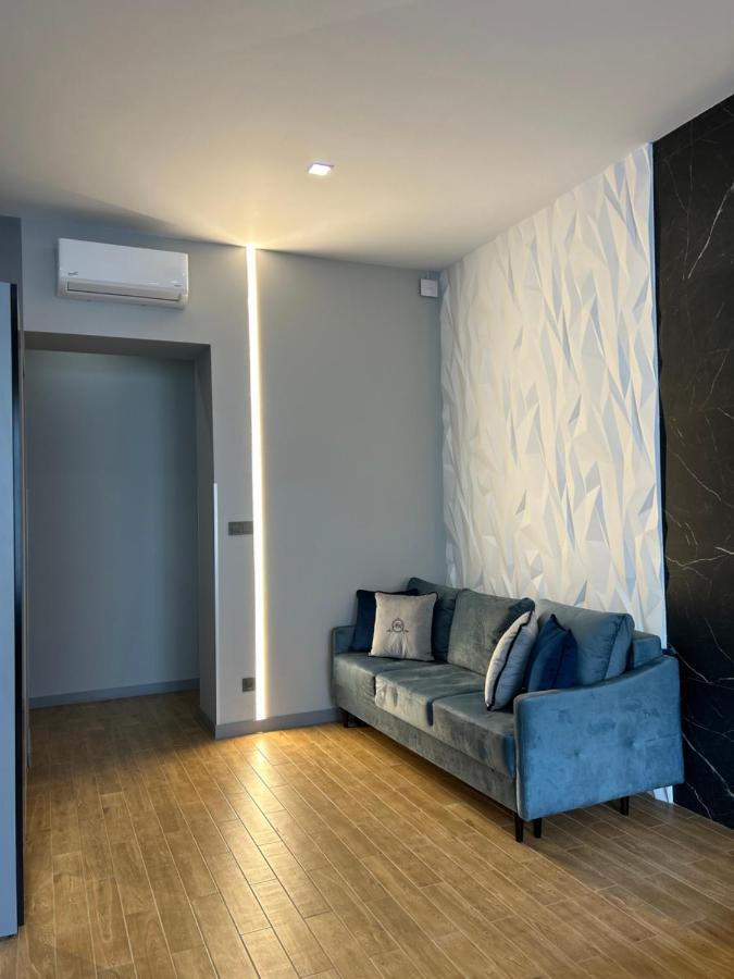 Central Family Boutique Apartments 2 リヴィウ エクステリア 写真