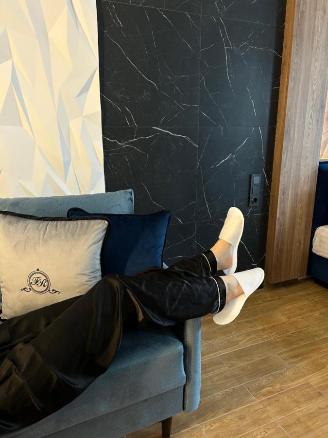 Central Family Boutique Apartments 2 リヴィウ エクステリア 写真