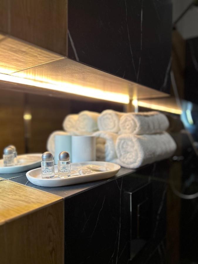 Central Family Boutique Apartments 2 リヴィウ エクステリア 写真